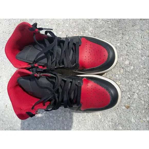 Nike Air Jordan 1 Mid Sneakers Red Bred Black Basketball Streetwear Men Size 9.5 - Picture 7 of 12